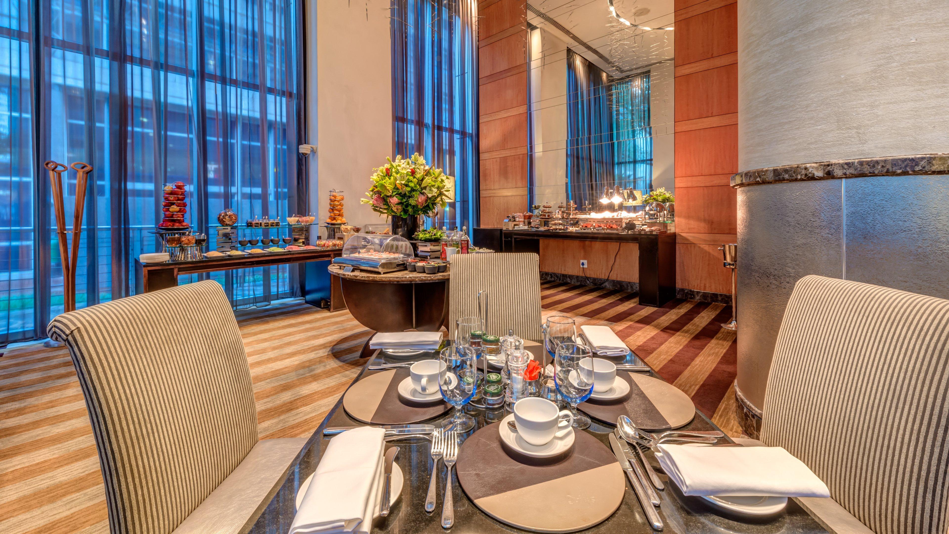 洲际约翰内斯堡or坦博机场酒店 肯普顿帕克 外观 照片 The Club Lounge at the Ritz-Carlton, Dubai