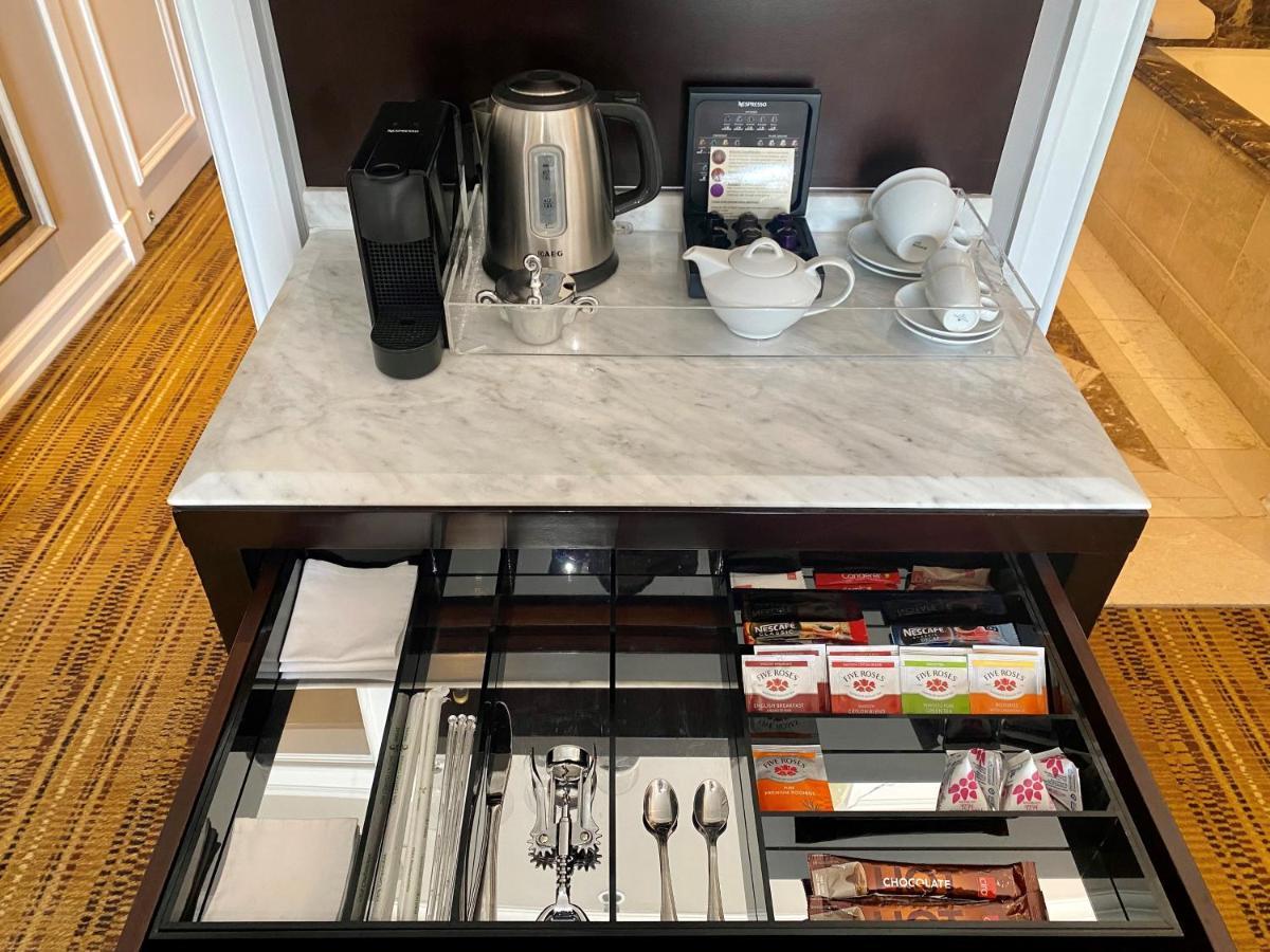 洲际约翰内斯堡or坦博机场酒店 肯普顿帕克 外观 照片 A drawer with a Nespresso machine
