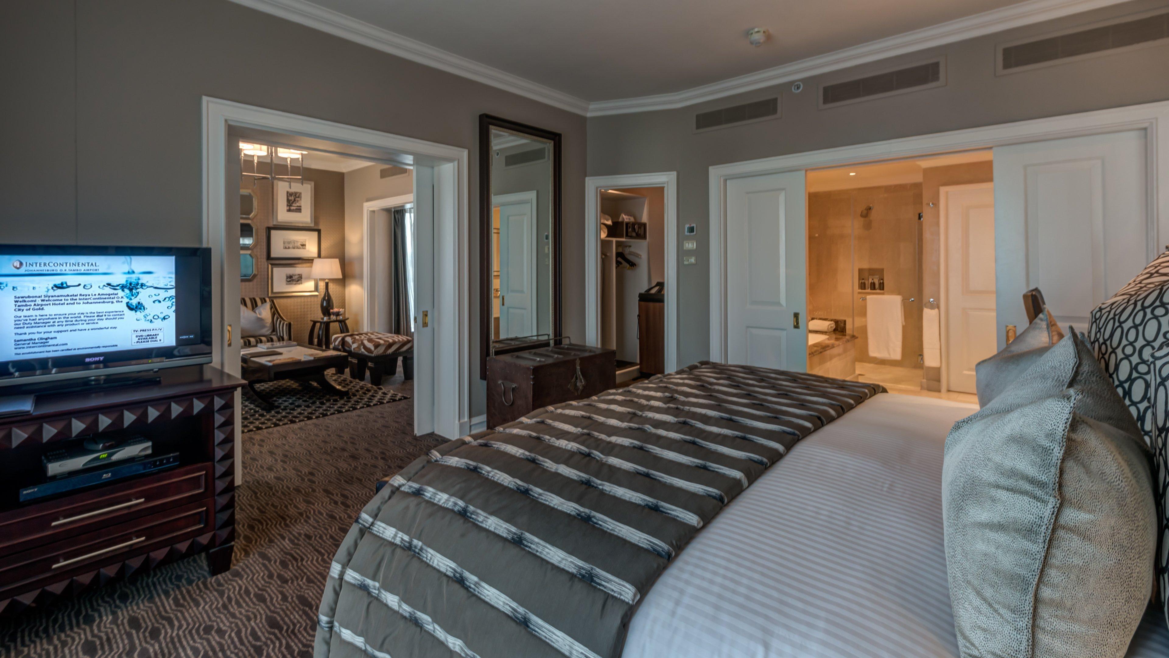 洲际约翰内斯堡or坦博机场酒店 肯普顿帕克 外观 照片 A suite at the Ritz-Carlton, DIFC