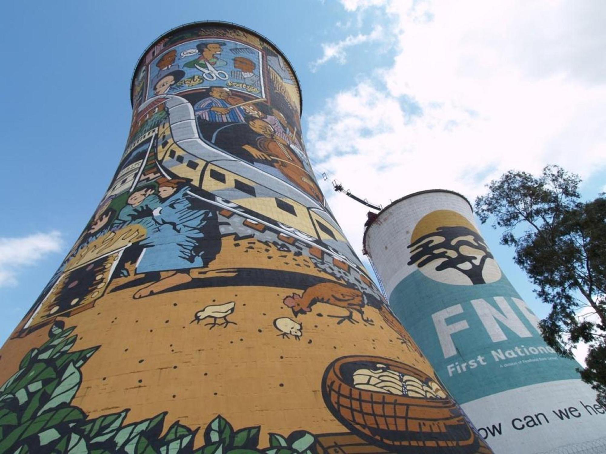 洲际约翰内斯堡or坦博机场酒店 肯普顿帕克 外观 照片 The two silos at the brewery